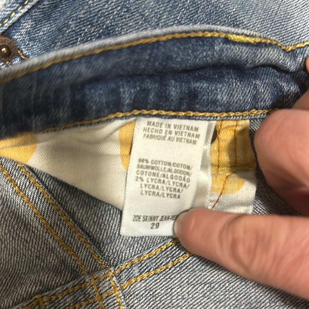 Lucky Brand jeans sizes 8/29. Zoe skinny. - Picture 9 of 9